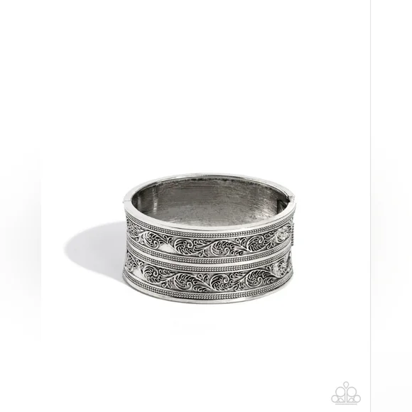 Eclectic European Bracelet - Picture 2 of 2